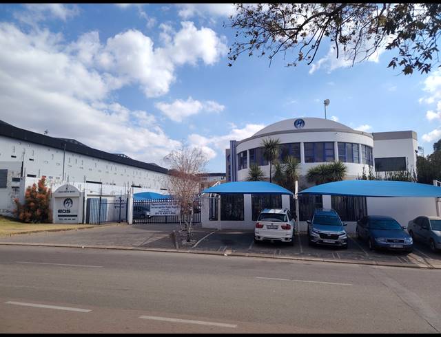 1,047M² WAREHOUSE FOR SALE IN ORMONDE